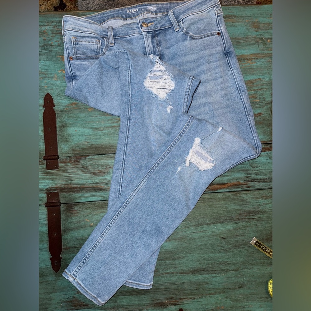 Size 14 Old Navy Extra High Rise Super Skinny Denim w/secret smooth pockets